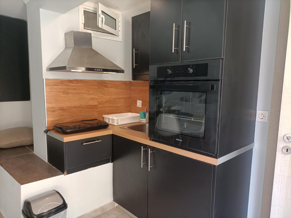 Cozy Studio Apartment เอเธนส์ ภายนอก รูปภาพ
