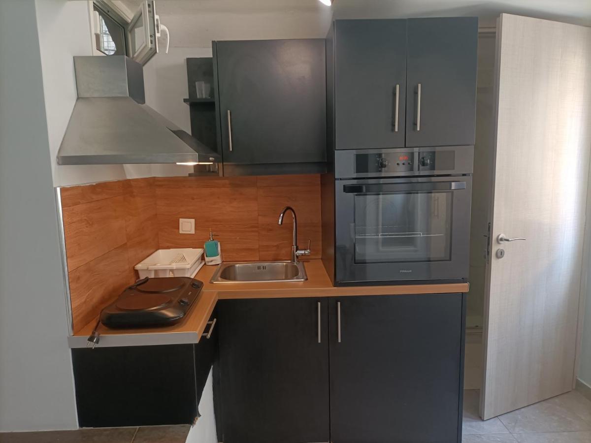 Cozy Studio Apartment เอเธนส์ ภายนอก รูปภาพ