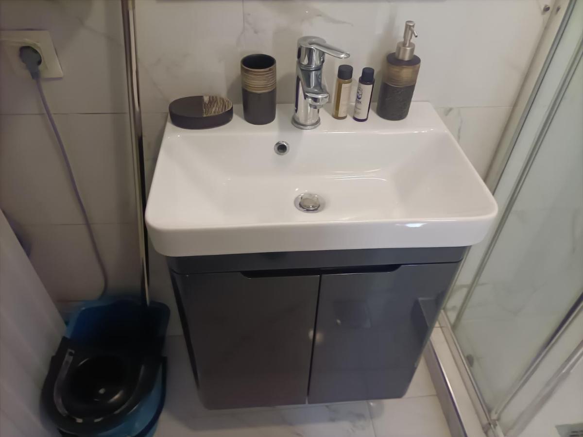 Cozy Studio Apartment เอเธนส์ ภายนอก รูปภาพ