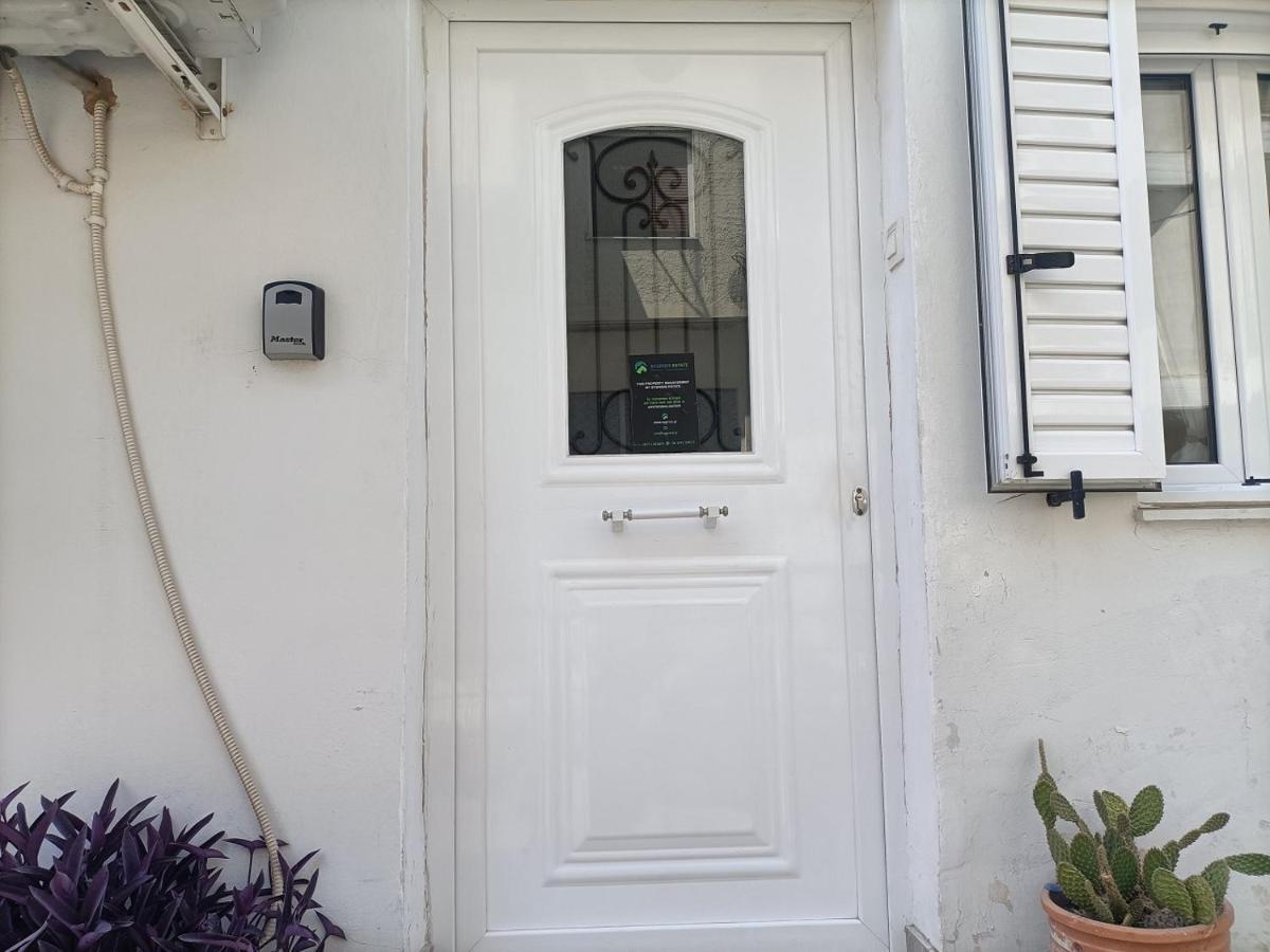 Cozy Studio Apartment เอเธนส์ ภายนอก รูปภาพ
