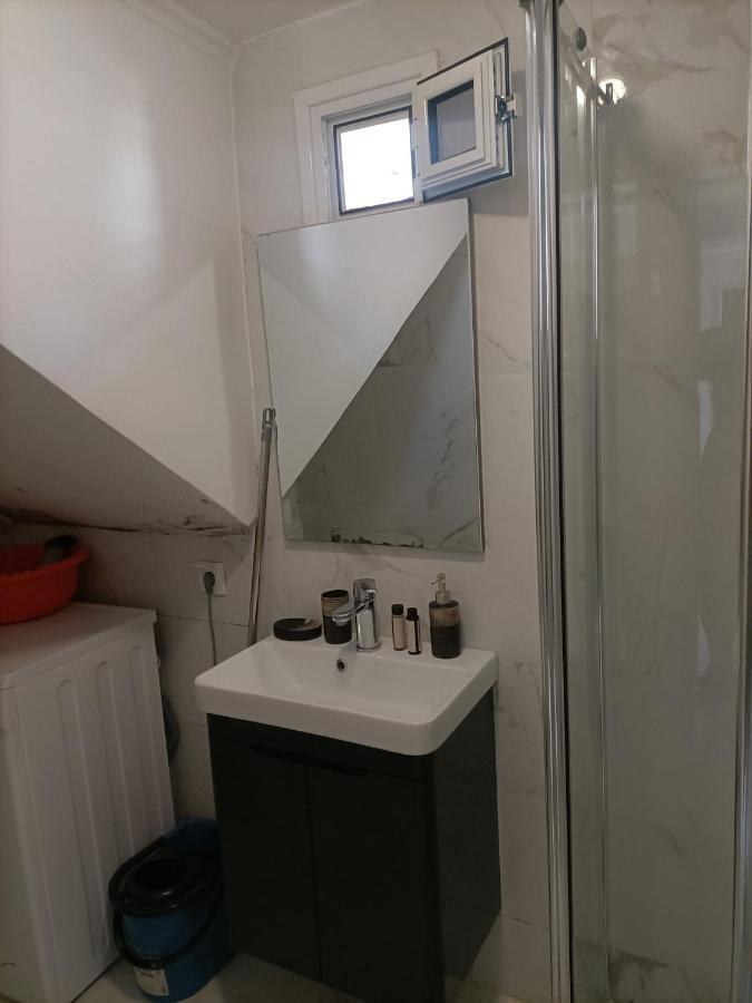 Cozy Studio Apartment เอเธนส์ ภายนอก รูปภาพ