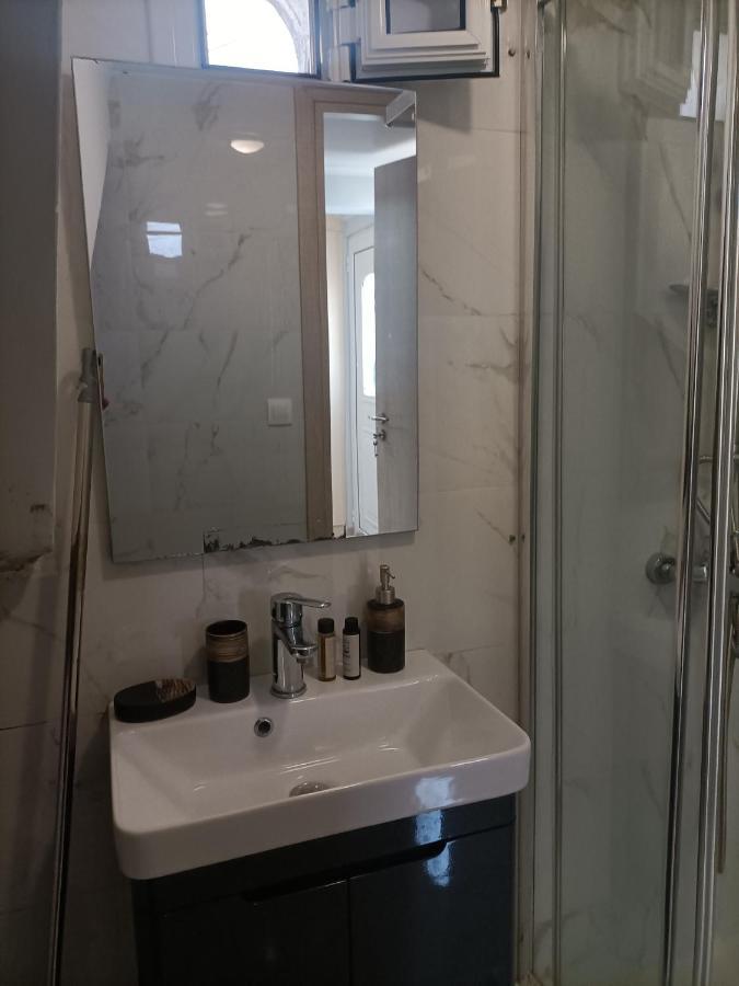 Cozy Studio Apartment เอเธนส์ ภายนอก รูปภาพ