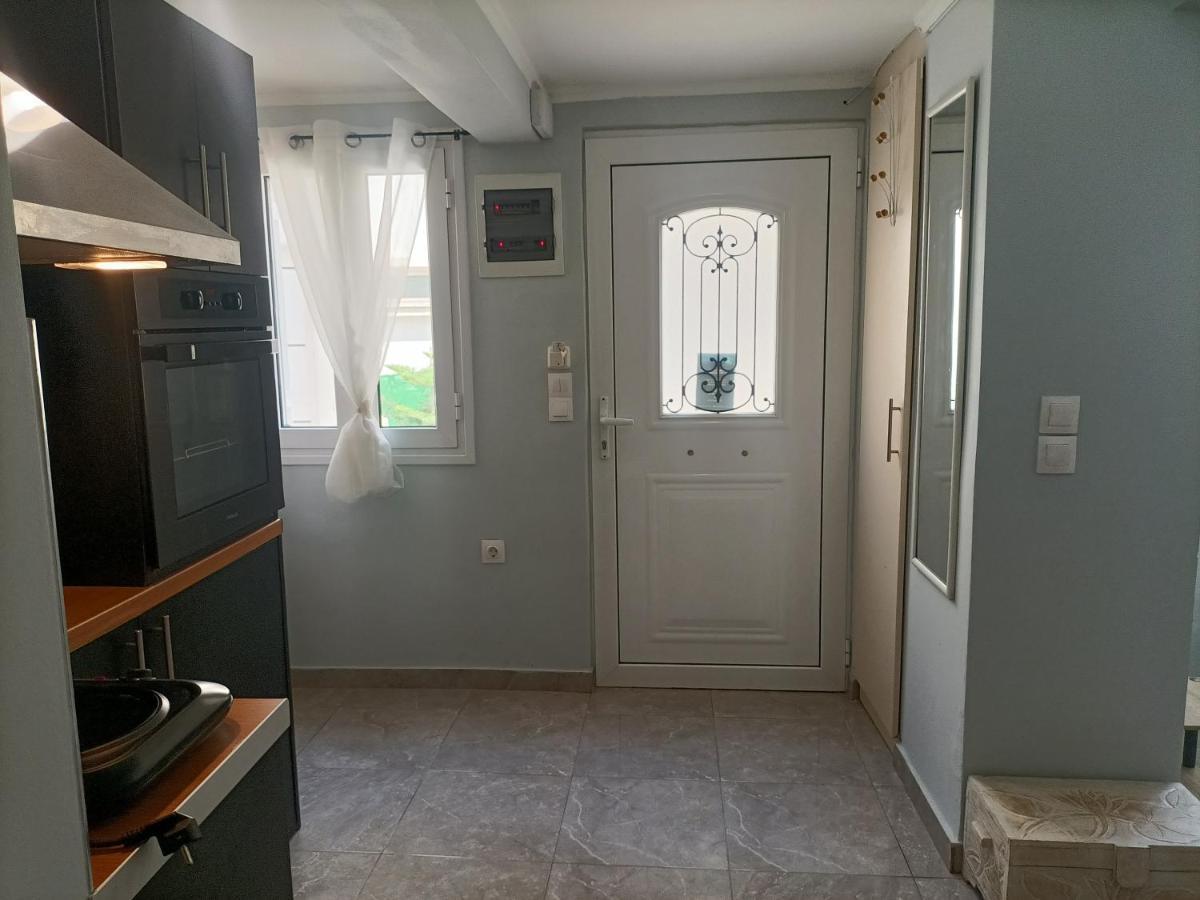 Cozy Studio Apartment เอเธนส์ ภายนอก รูปภาพ