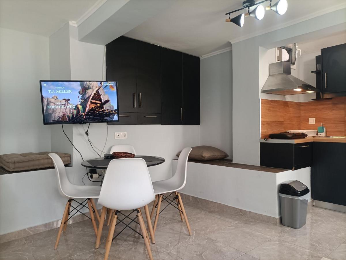 Cozy Studio Apartment เอเธนส์ ภายนอก รูปภาพ